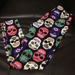 No boundaries Candy skulls. M (5-7)